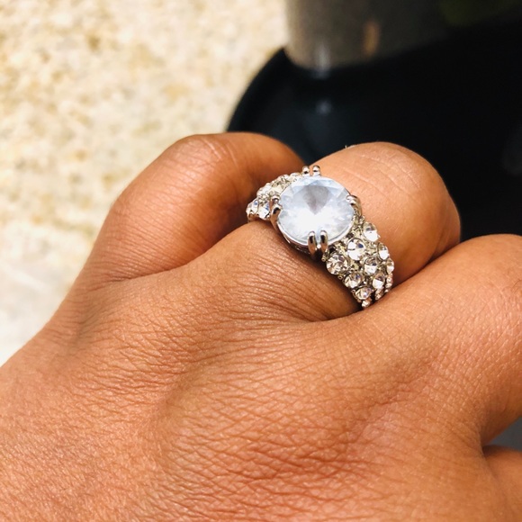 New 4cts AAA Cubic zircon wedding ring - Picture 3 of 5